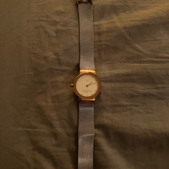 Skagen Denmark watch. Silver and Rose Gold - Picture 3 of 5